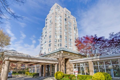 Entry Foyer Photo of 401 2628 Ash Street, Vancouver, BC