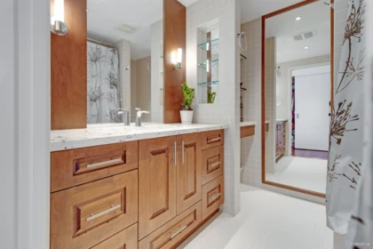 Walk-In Closet Photo of 401 2628 Ash Street, Vancouver, BC