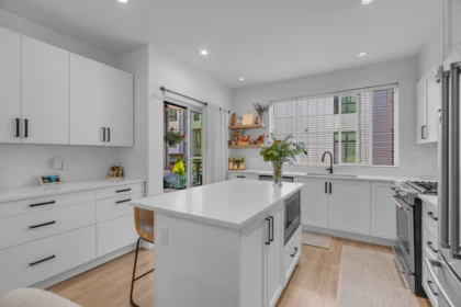 Kitchen Photo of 42 16433 19 Avenue, Surrey, BC