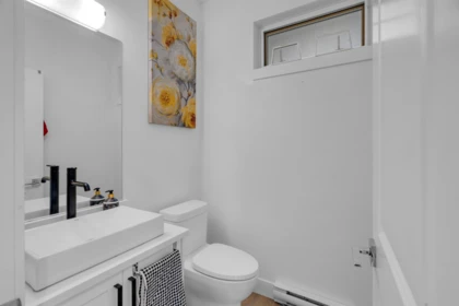 Primary Bathroom Photo of 42 16433 19 Avenue, Surrey, BC