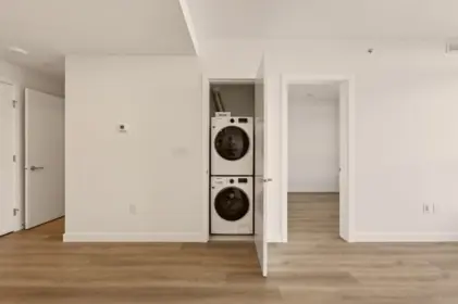 805 6087 Wilson Avenue, Burnaby, BC, Burnaby — Apartment/Condo for sale
