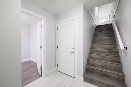 Entry Foyer Photo of 27 14660 105a Avenue, Surrey, BC