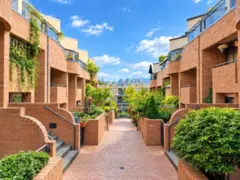 2 730 W 7th Avenue, Vancouver, BC