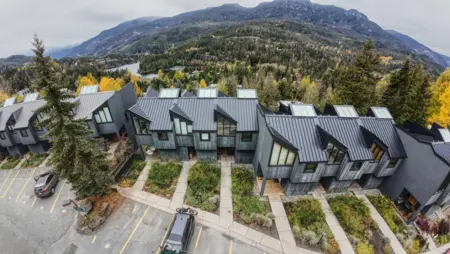 7 2221 Gondola Way, Whistler, BC, Whistler — Townhouse for sale