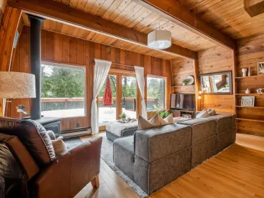 8247 Rainbow Drive, Whistler, BC, Whistler — Single Family Residence for sale