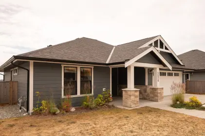 5626 Kingbird Crescent, Sechelt, BC, Sechelt — Single Family Residence for sale