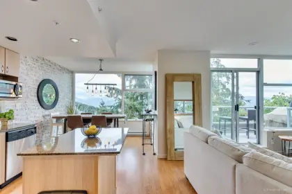 705 9232 University Crescent, Burnaby, BC, Burnaby — Apartment/Condo for sale