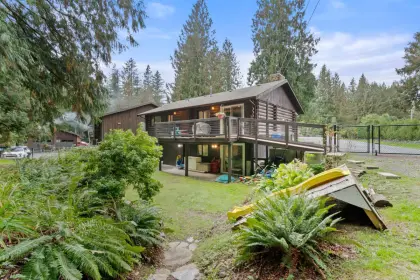 3864 Joyce Drive, Cultus Lake, BC, Cultus lake — Single Family Residence for sale