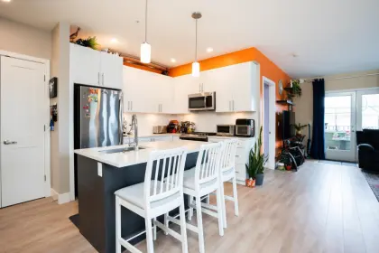 201 4755 51 Street, Delta, BC, Delta — Apartment/Condo for sale