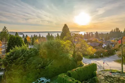 1085 Lawson Avenue, West Vancouver, BC, West vancouver — Single Family Residence for sale