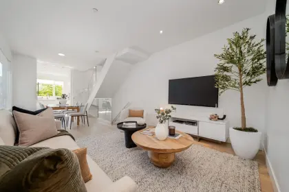 2433 W Broadway, Vancouver, BC, Vancouver — Townhouse for sale