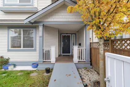 5852 148 Street, Surrey, BC, Surrey — Half Duplex for sale