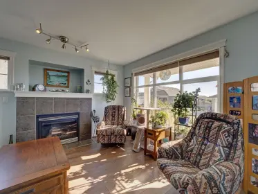 5687 Louise Way, Sechelt, BC, Sechelt — Single Family Residence for sale