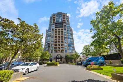 307 7388 Sandborne Avenue, Burnaby, BC, Burnaby — Apartment/Condo for sale