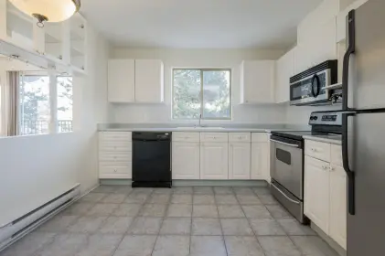 302 15440 Vine Avenue, White Rock, BC, White rock — Apartment/Condo for sale