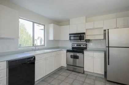 302 15440 Vine Avenue, White Rock, BC, White rock — Apartment/Condo for sale
