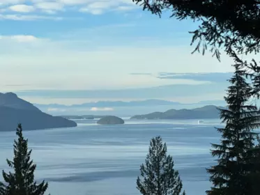 225 Mountain Drive, Lions Bay, BC, Lions Bay — Single Family Residence for sale