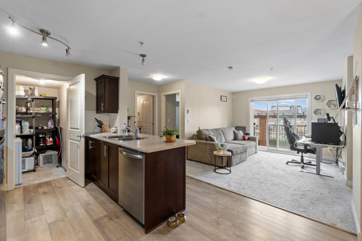 Dining Area Photo of 108 9422 Victor Street, Chilliwack, BC