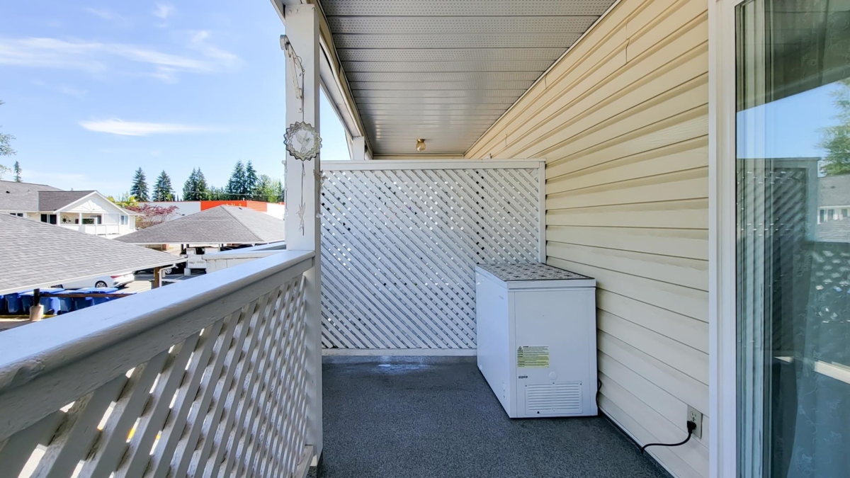 Powder Room Photo of 12 20799 119 Avenue, Maple Ridge, BC