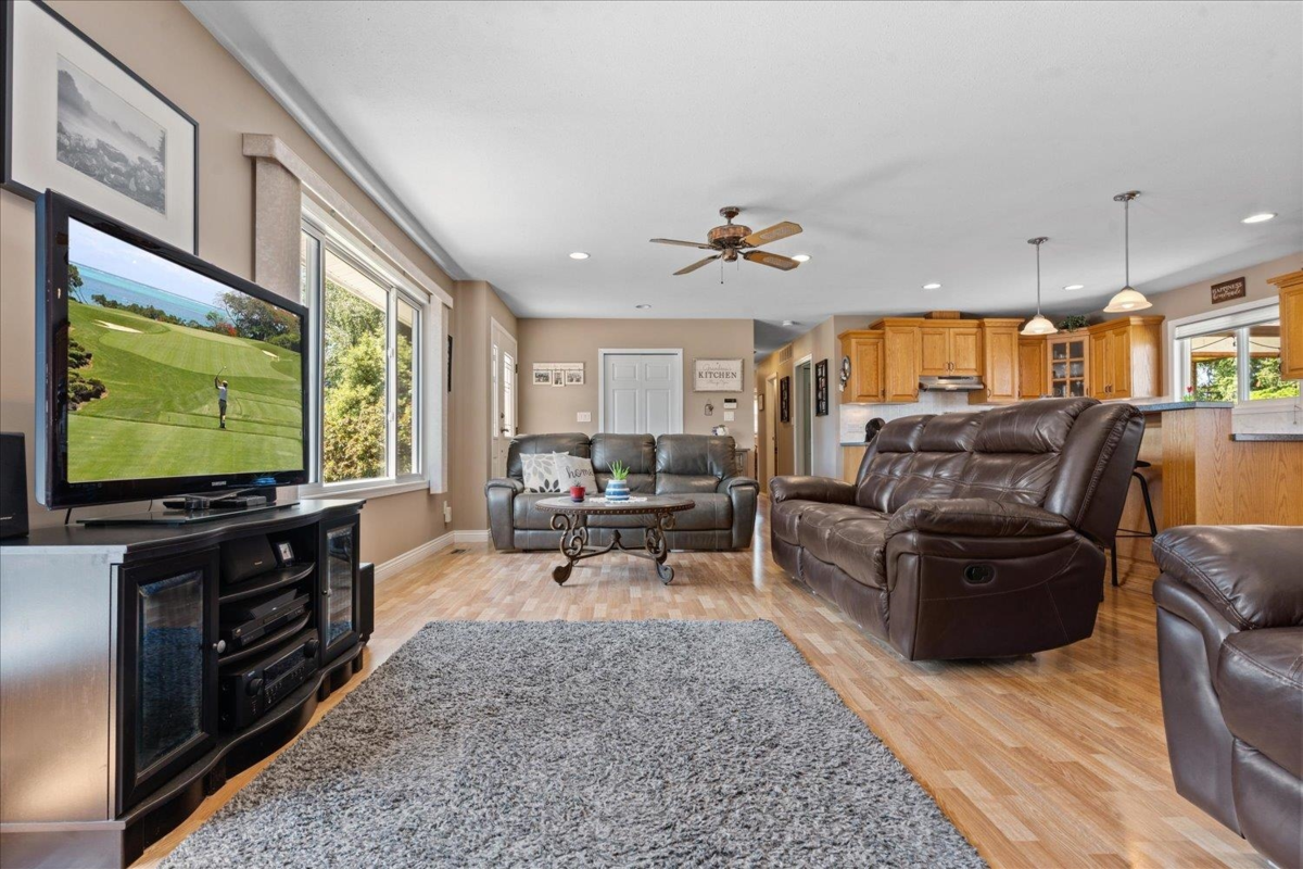 Breakfast Nook Photo of 26537 28b Avenue, Langley, BC