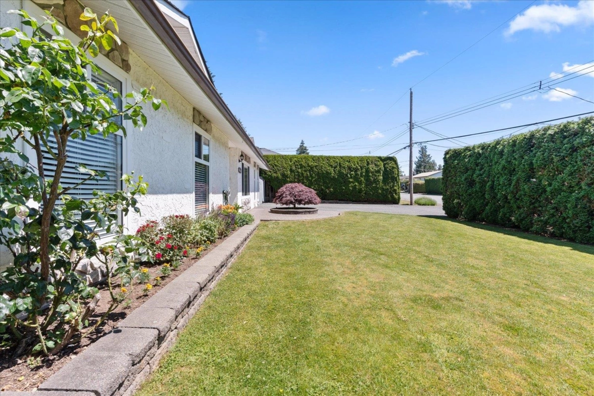 Dining Area Photo of 26537 28b Avenue, Langley, BC