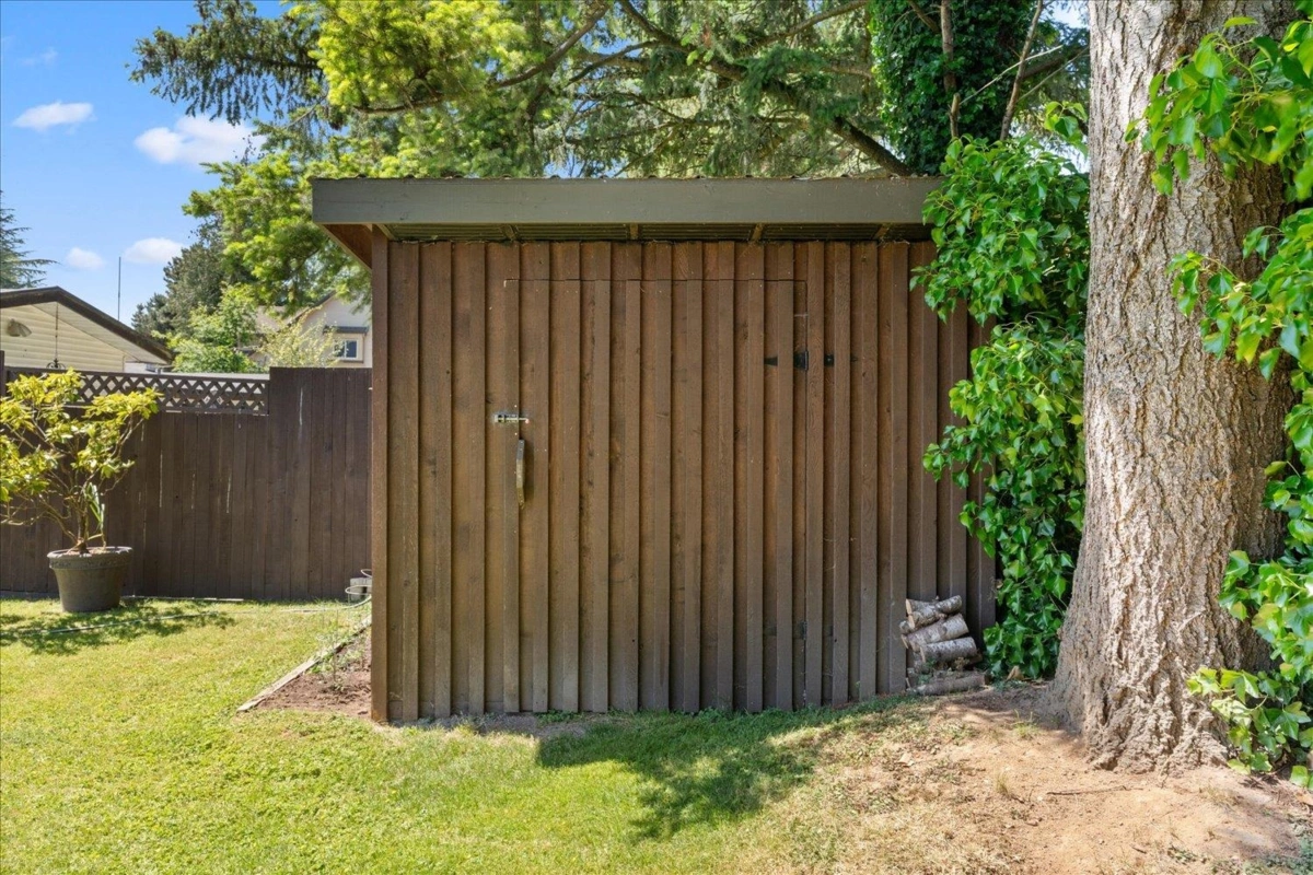 Front Yard Photo of 26537 28b Avenue, Langley, BC