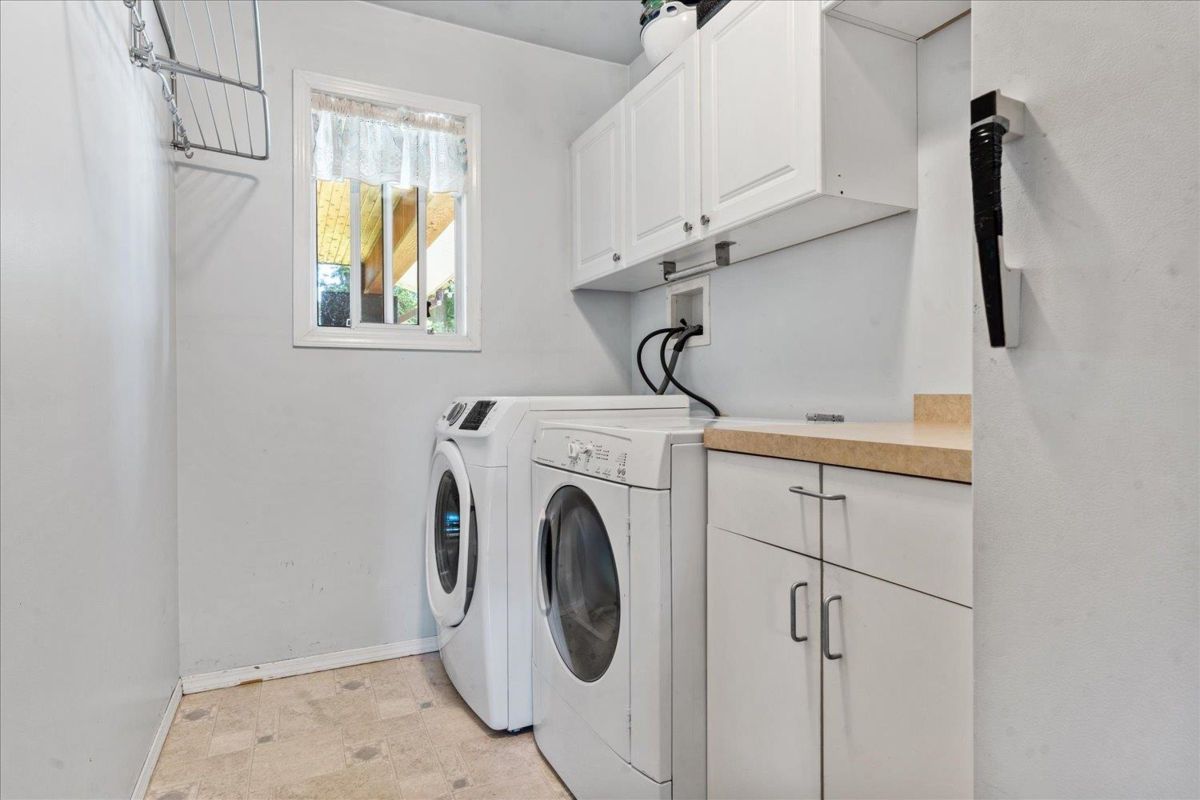 Guest Bathroom Photo of 26537 28b Avenue, Langley, BC