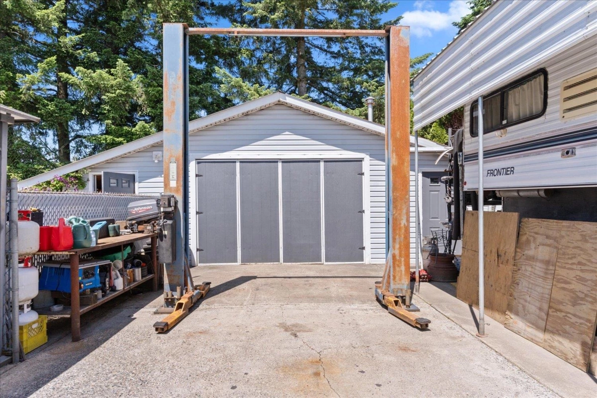 Hot Tub / Spa Photo of 26537 28b Avenue, Langley, BC