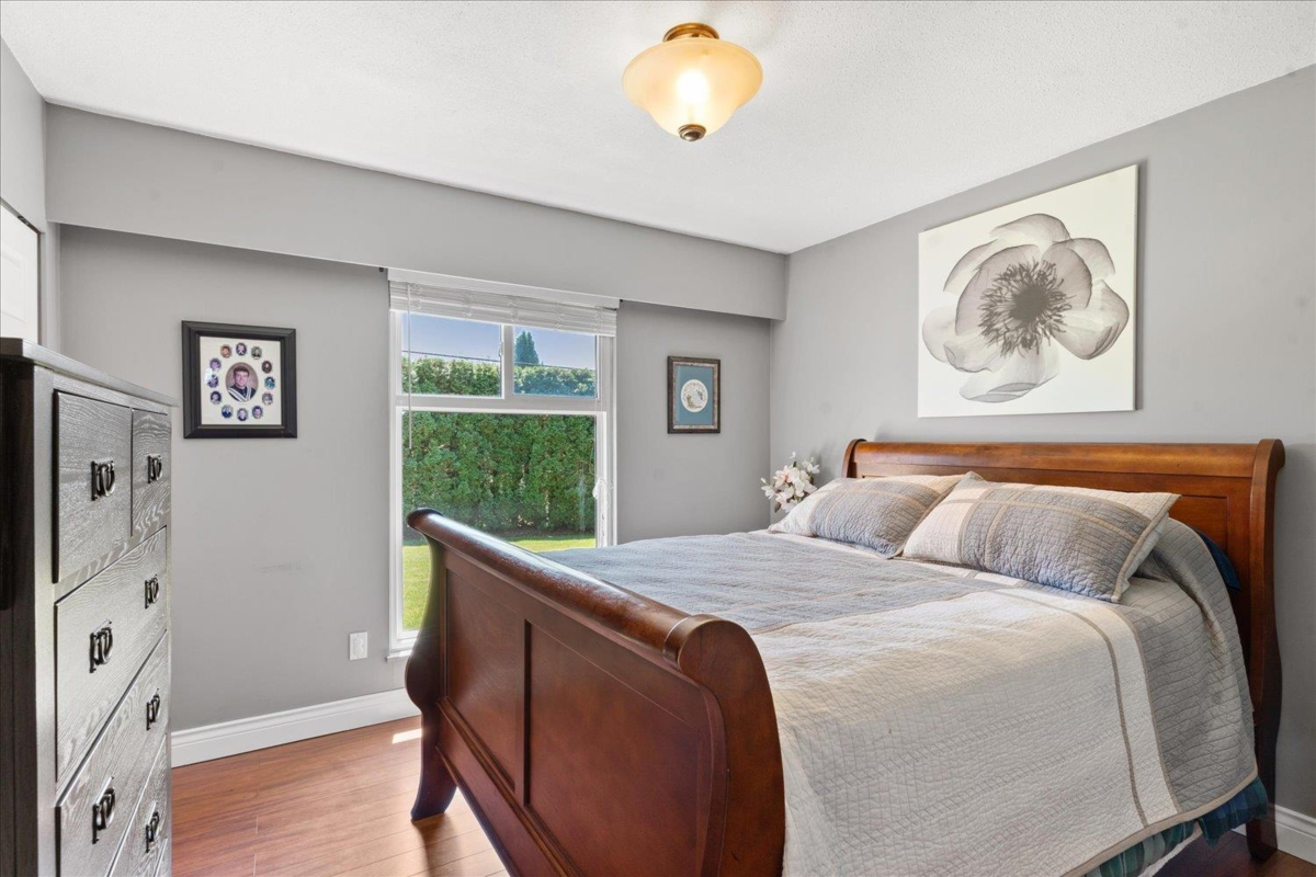 Powder Room Photo of 26537 28b Avenue, Langley, BC