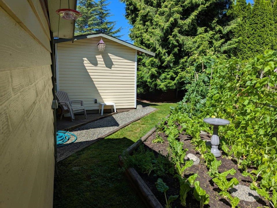Entry Foyer Photo of 1 201 Cayer Street, Coquitlam, BC