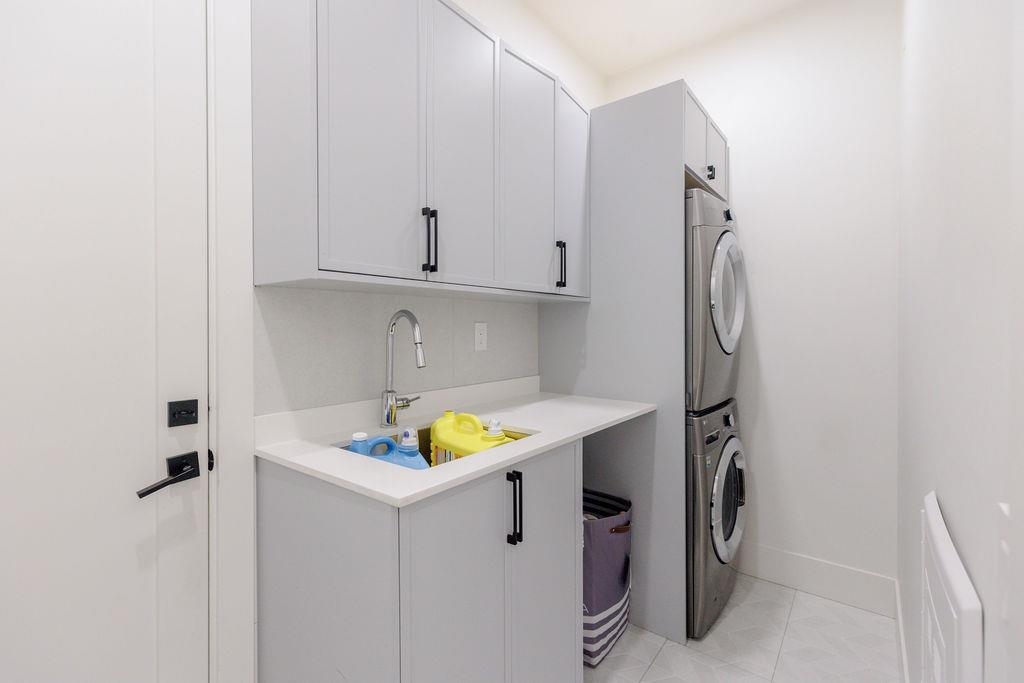 Front Yard Photo of 7002 W Brewster Drive, Delta, BC