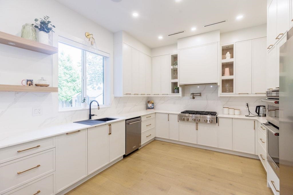 Primary Bedroom Photo of 7002 W Brewster Drive, Delta, BC