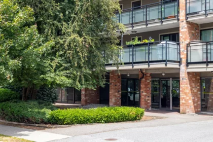 403 360 E 2nd Street, North Vancouver, BC, North Vancouver — Apartment/Condo for sale