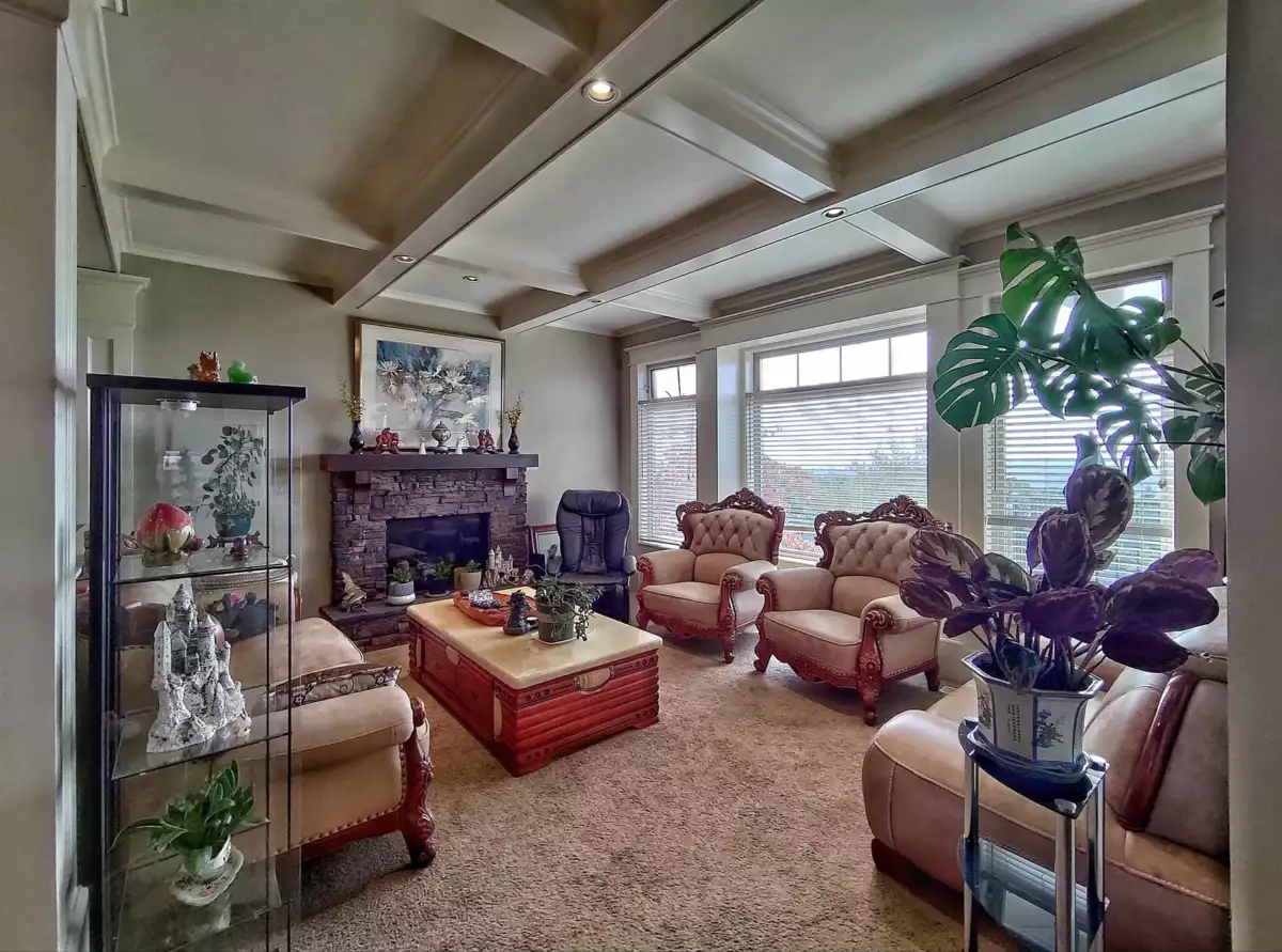 Dining Area Photo of 3493 Applewood Drive, Abbotsford, BC