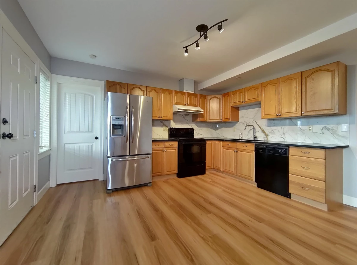 Garage Interior Photo of 3493 Applewood Drive, Abbotsford, BC