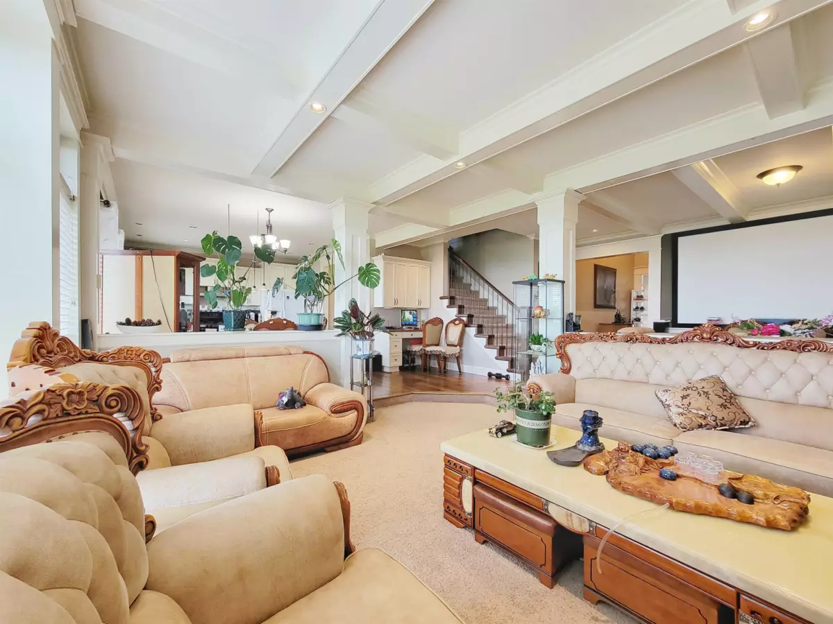 Kitchen Photo of 3493 Applewood Drive, Abbotsford, BC