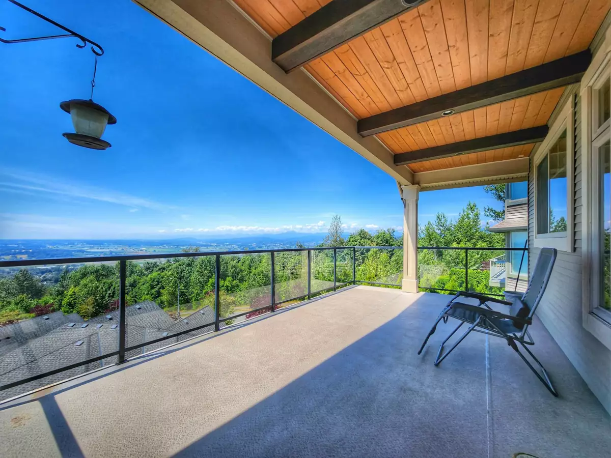 Swimming Pool Photo of 3493 Applewood Drive, Abbotsford, BC