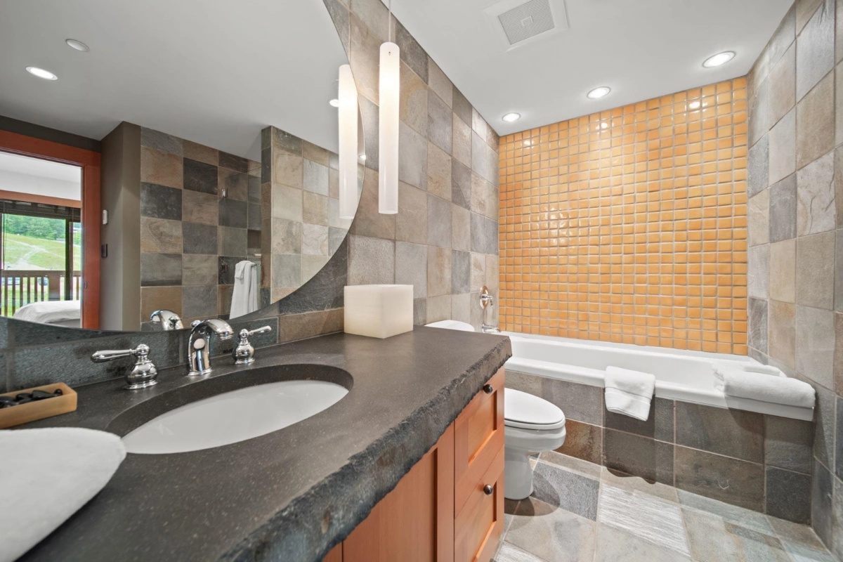 Breakfast Nook Photo of 614 2202 Gondola Way, Whistler, BC