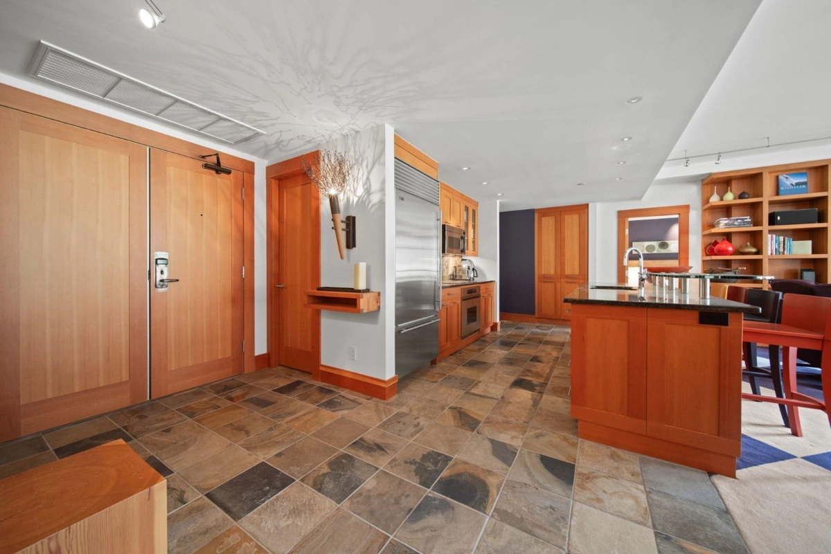 Kitchen Island Photo of 614 2202 Gondola Way, Whistler, BC