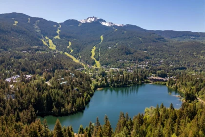 Front Yard Photo of 614 2202 Gondola Way, Whistler, BC