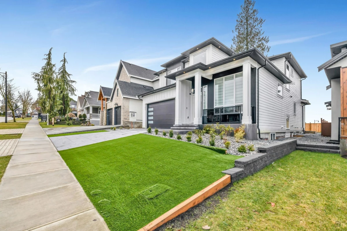 Living Room Photo of 6161 164a Street, Surrey, BC