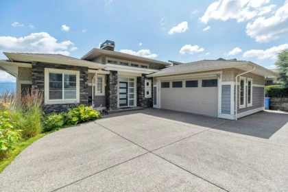 36452 Estevan Court, Abbotsford, BC, Abbotsford — Single Family Residence for sale
