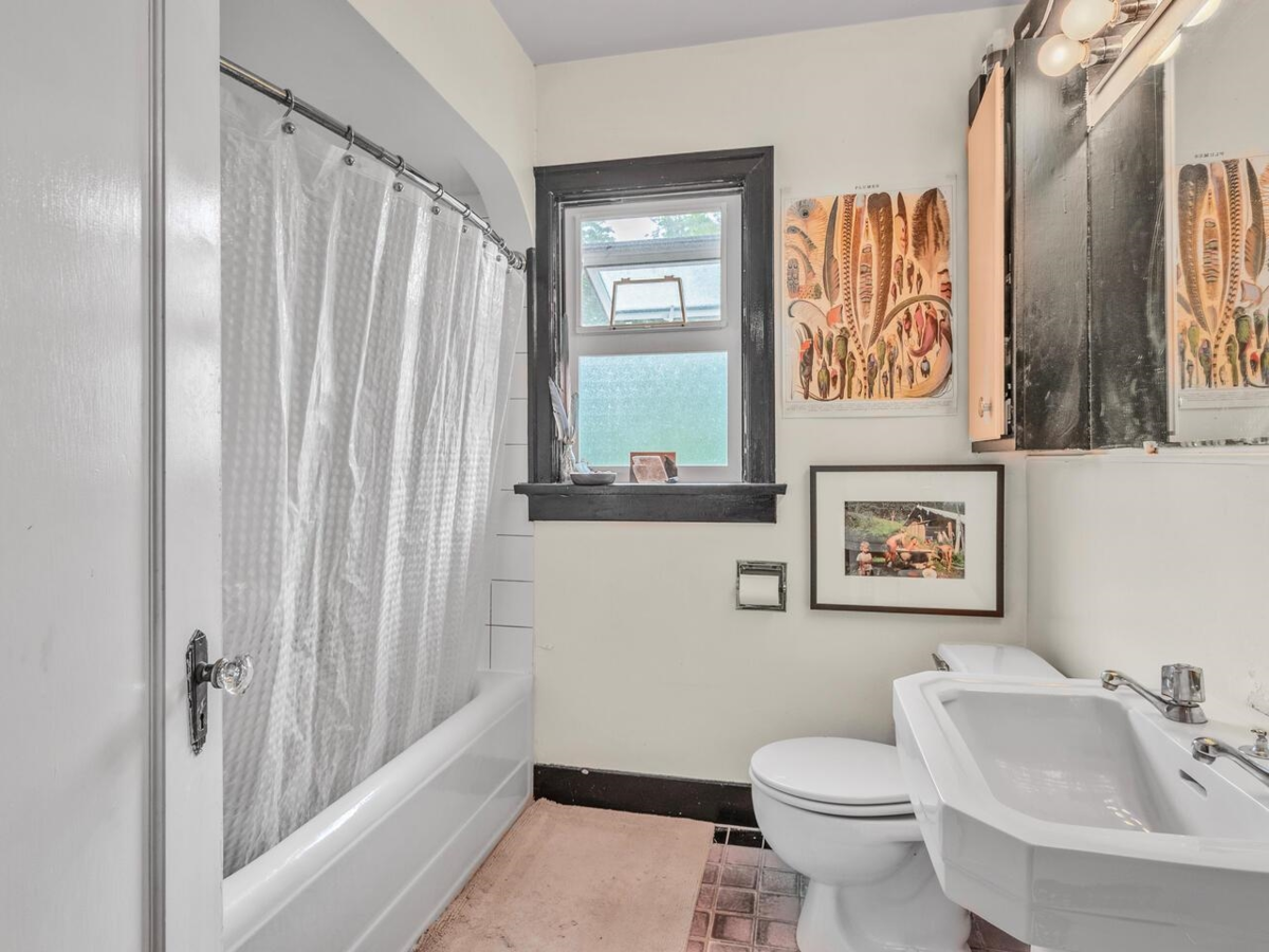 Bedroom 3 Photo of 1958 W 12th Avenue, Vancouver, BC