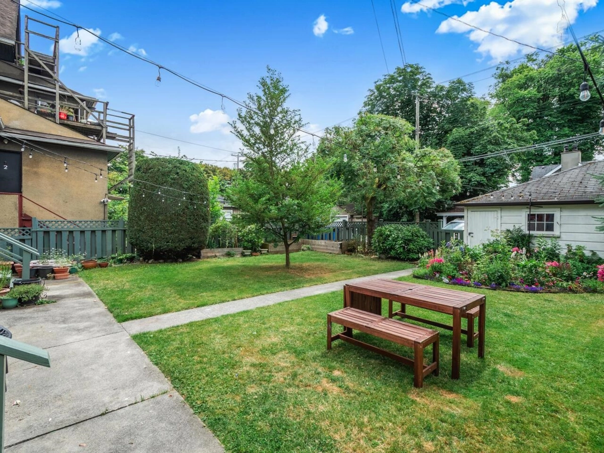 Family Room Photo of 1958 W 12th Avenue, Vancouver, BC
