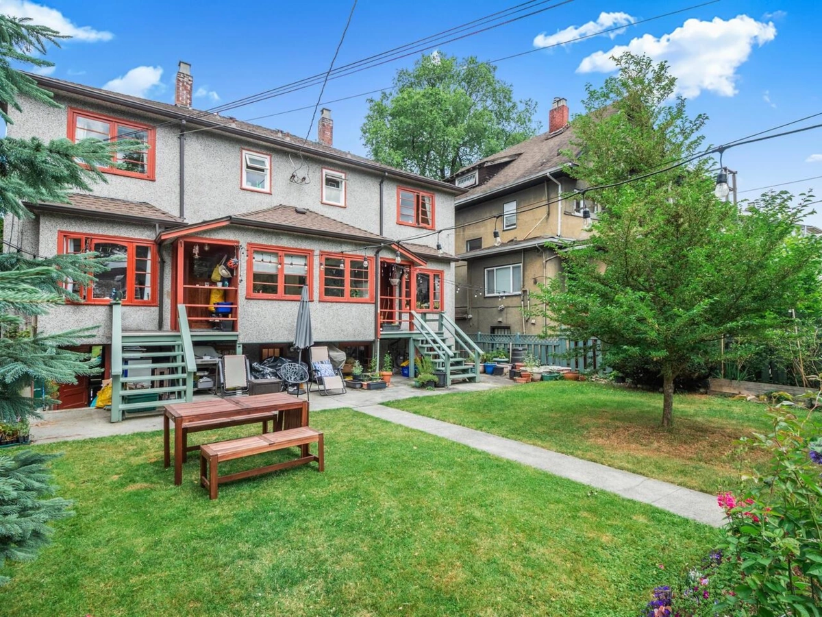 Living Room Photo of 1958 W 12th Avenue, Vancouver, BC