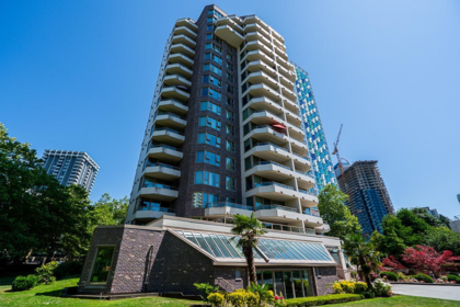 303 5790 Patterson Avenue, Burnaby, BC, Burnaby — Apartment/Condo for sale