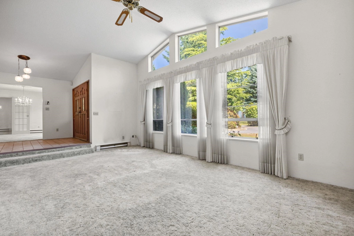 Family Room Photo of 14324 25 Avenue, Surrey, BC