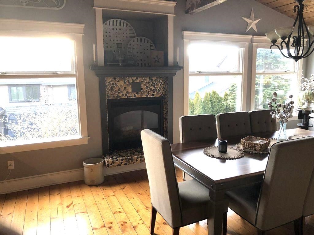 Breakfast Nook Photo of 5715 182 Street, Surrey, BC