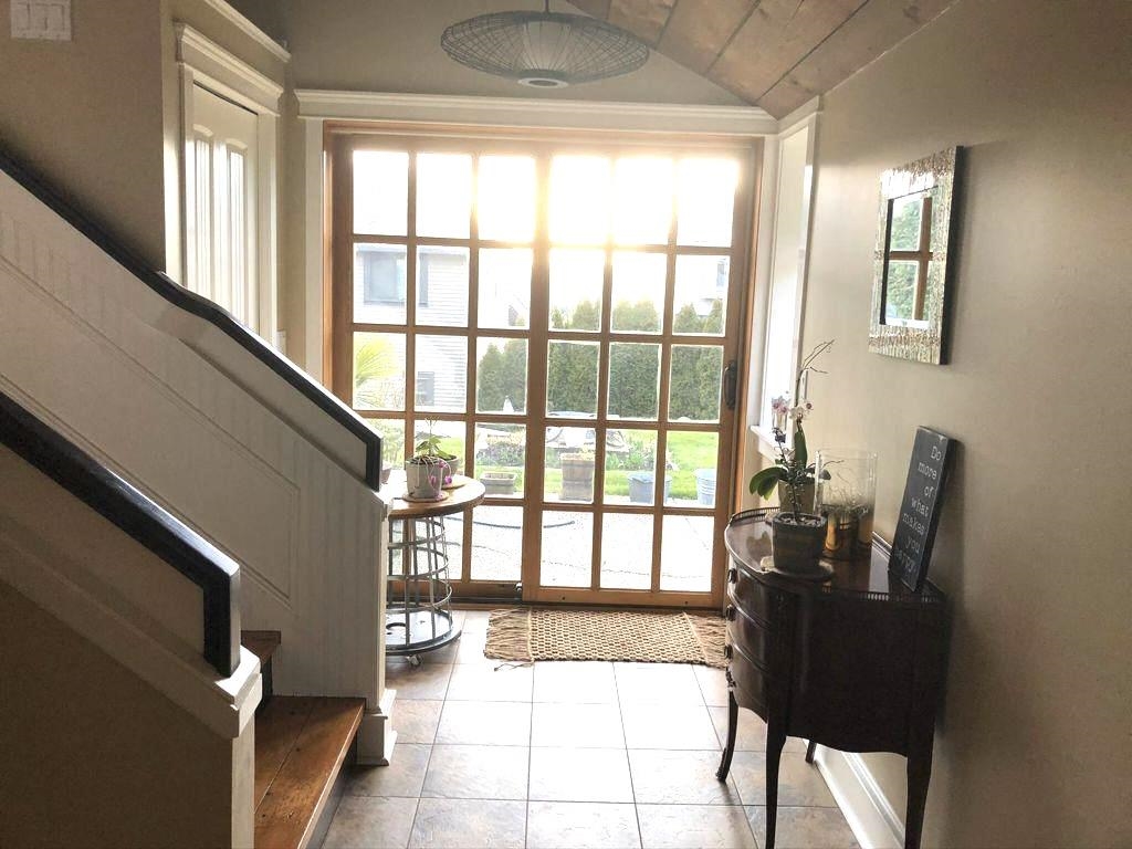 Kitchen Island Photo of 5715 182 Street, Surrey, BC