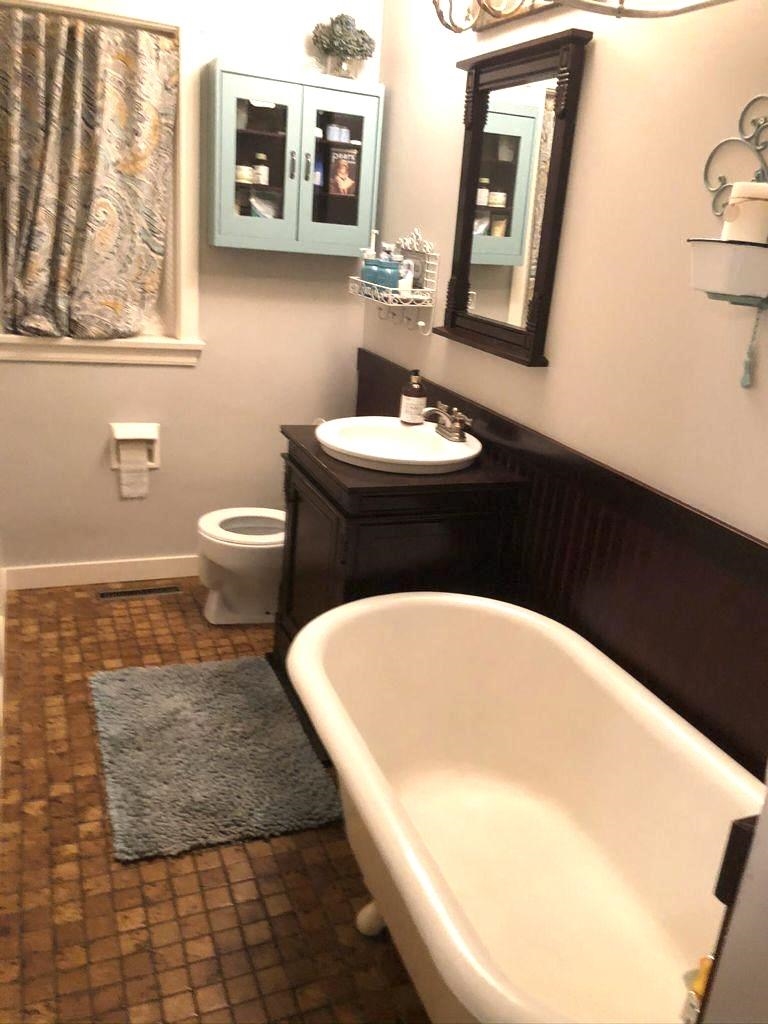 Kitchen Photo of 5715 182 Street, Surrey, BC